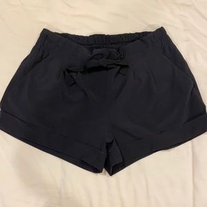 Lululemon Spring Breakaway shorts, size 6